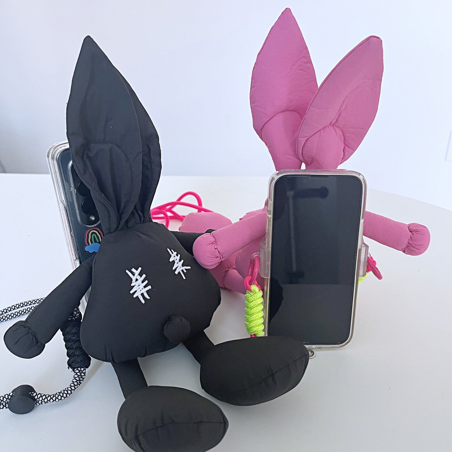 Bad Bunny phone holder strap_black